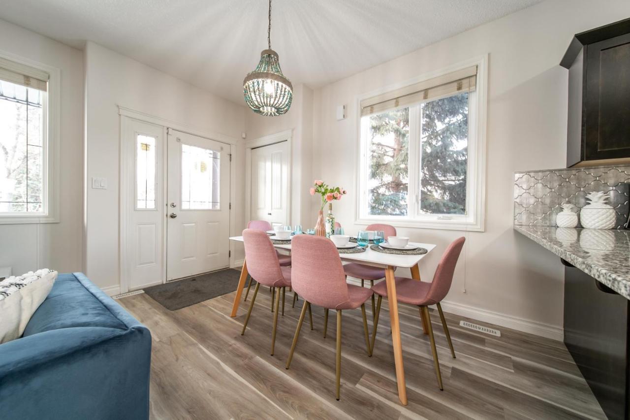 Mediterranean Retreat - King Bed - Fireplace - Jacuzzi - Fast Wi-Fi - Games Room - Free Parking & Netflix Edmonton Buitenkant foto